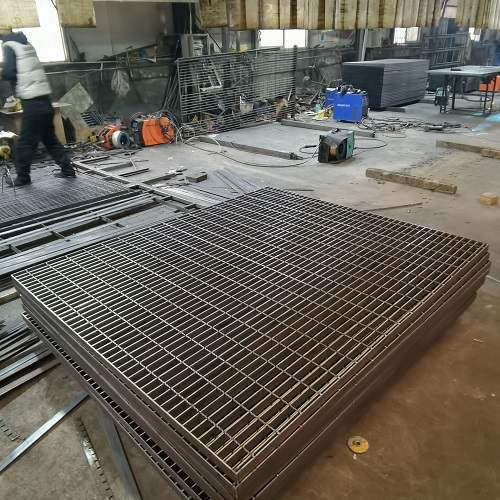 平臺(tái)鋼格板鋼格柵排水溝蓋板有效增加摩擦力