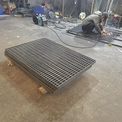 如何選擇需要的平臺(tái)鋼格板鋼格柵選購指南