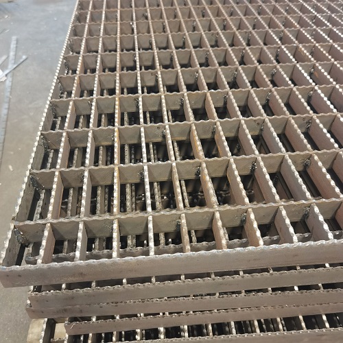 齒形平臺鋼格柵鋼格板的特性、應(yīng)用和可靠性