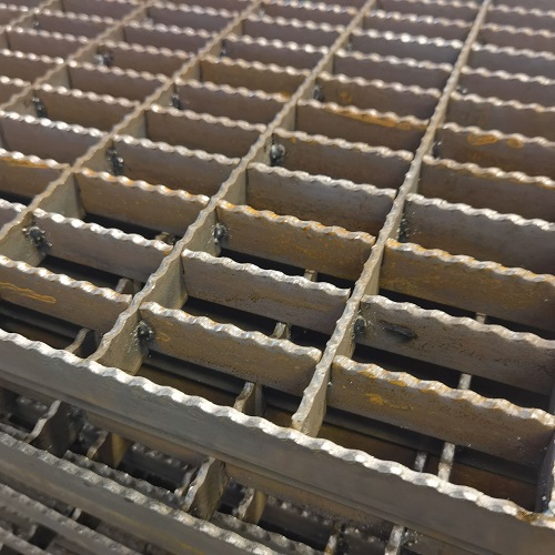 齒形平臺鋼格柵鋼格板的特性、應(yīng)用和可靠性