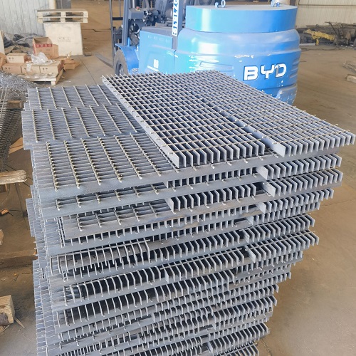 客戶血淚教訓(xùn)：選錯鋼格板規(guī)格，3個月就變形！