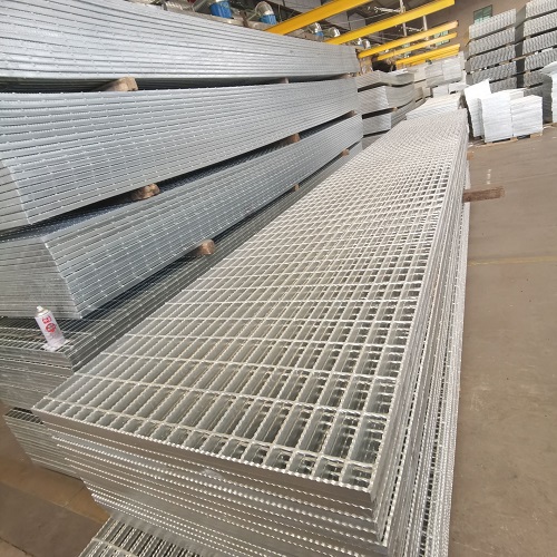 承重需求怎么匹配？鋼格柵荷載計(jì)算與選型方法