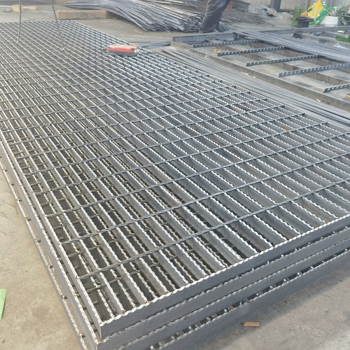 鋼格柵定制選購指南：從需求溝通到驗(yàn)收全攻略