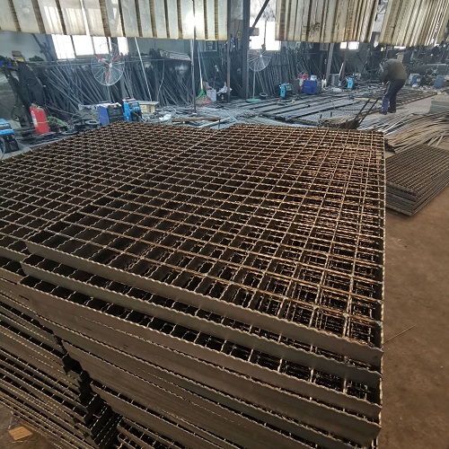 船舶甲板鋼格柵：應(yīng)對(duì)海上環(huán)境的防銹方案