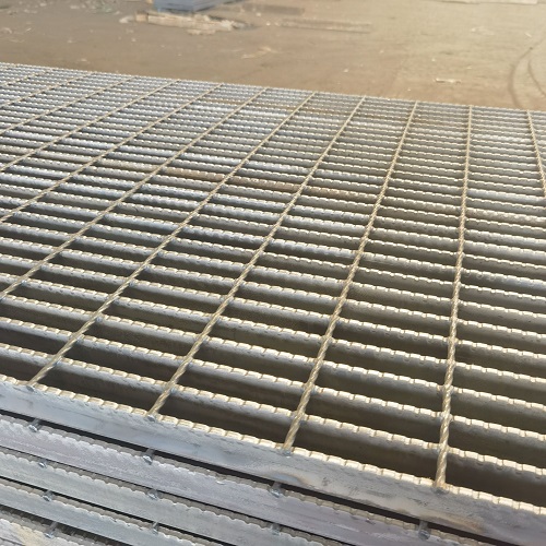 船舶甲板鋼格柵：應(yīng)對(duì)海上環(huán)境的防銹方案