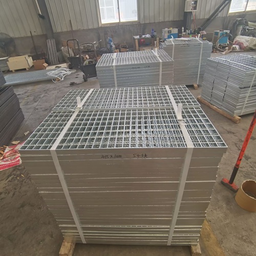 污水處理廠鋼格柵怎么選？耐腐蝕方案全解析