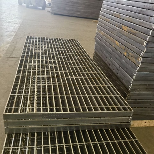 鋼格板在音樂節(jié)舞臺搭建中的妙用