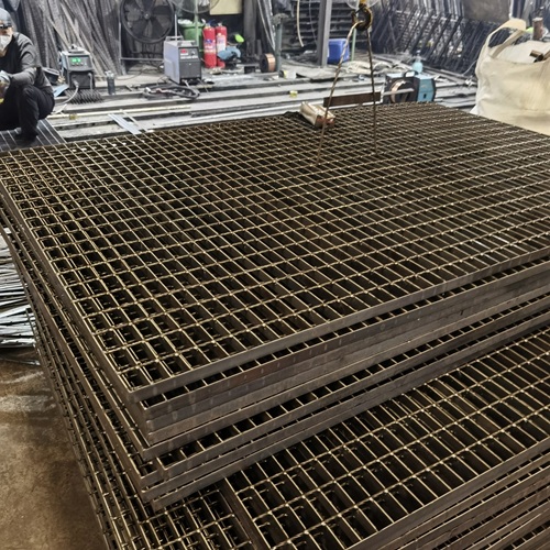 別再被忽悠了，鋼格柵板選錯損失遠(yuǎn)比你想象的大