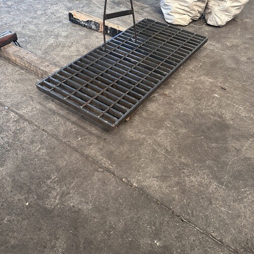 鋼格柵板在市政工程中的關(guān)鍵作用