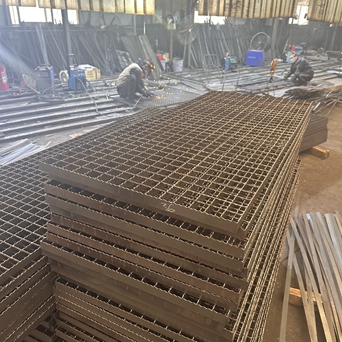 鋼格柵板維護(hù)保養(yǎng)指南，延長(zhǎng)使用壽命