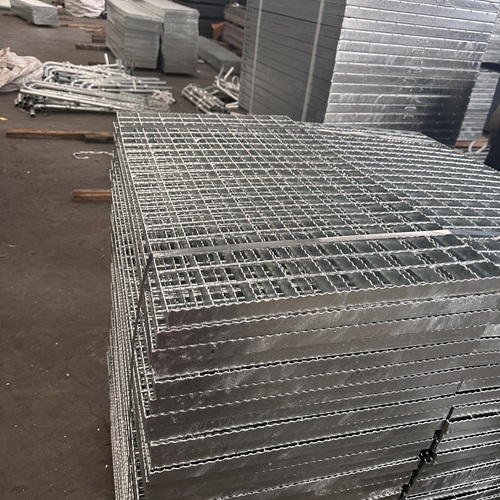 鋼格板能承重的核心原理，原來靠這2個結(jié)構(gòu)設(shè)計