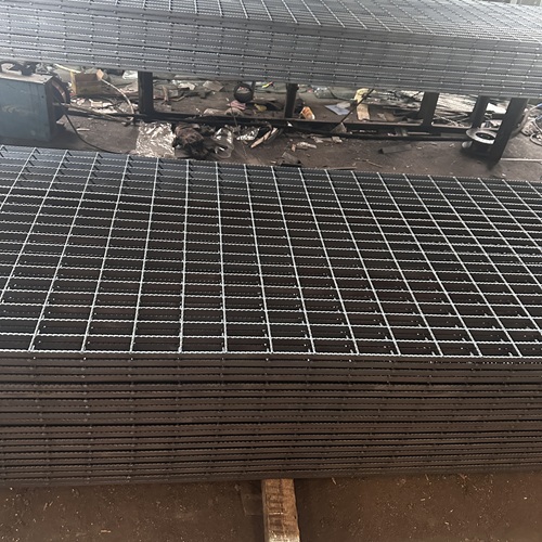 鋼格板能承重的核心原理，原來靠這2個結(jié)構(gòu)設(shè)計